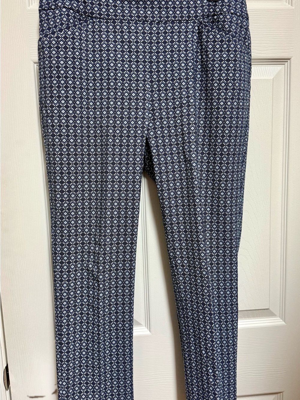 Chico's Navy & White Micro Diamond Cropped Pants
